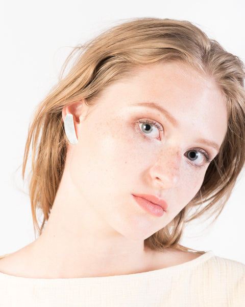 Irregular flat earrings in Silver