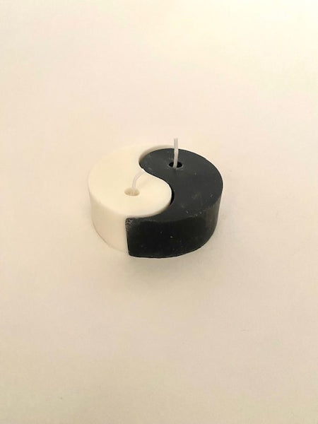 Big balance candle in Black & White