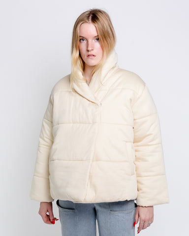 Short cotton puffer jacket in pearl