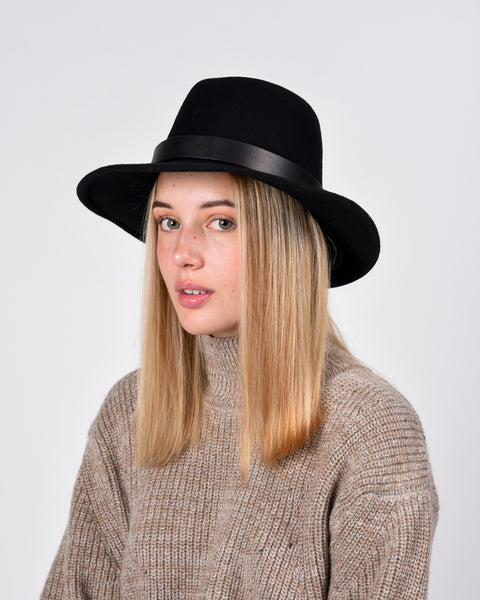 Jackson wool hat in black with leather band