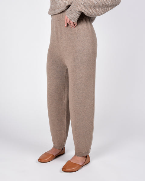 Taper sweatpant in camel