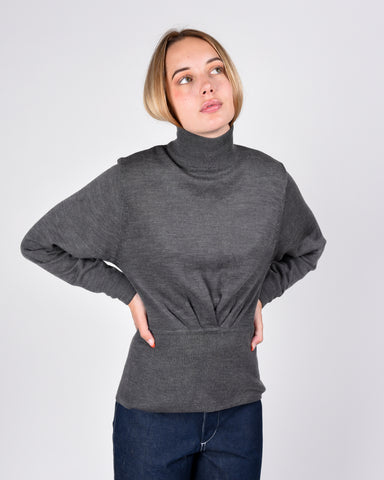 Grey pleats sweater