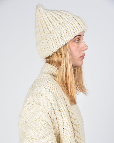 Ribbed beanie in cream