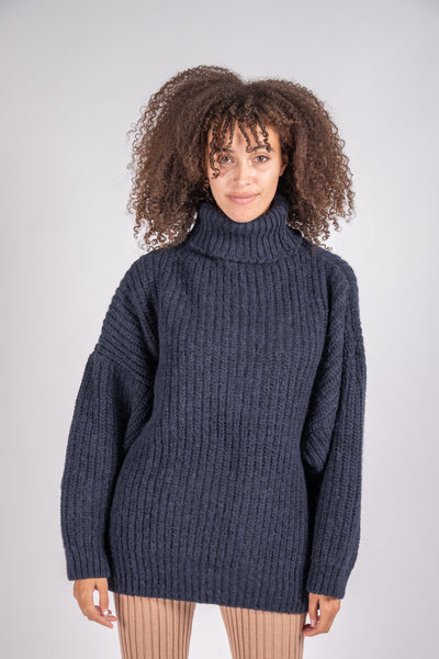 Mea turtleneck wrap in black eco wool