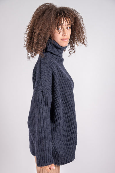 Mea turtleneck wrap in black eco wool