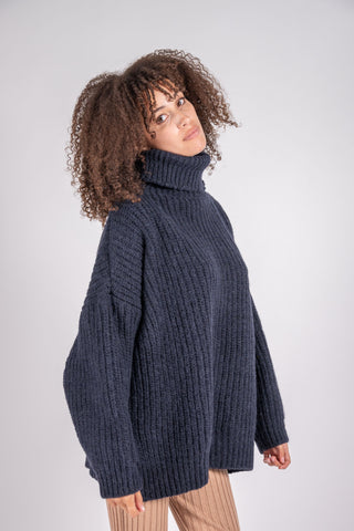 Mea turtleneck wrap in black eco wool