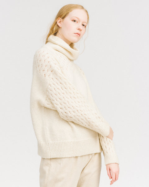 Lace sleeve turtleneck in white