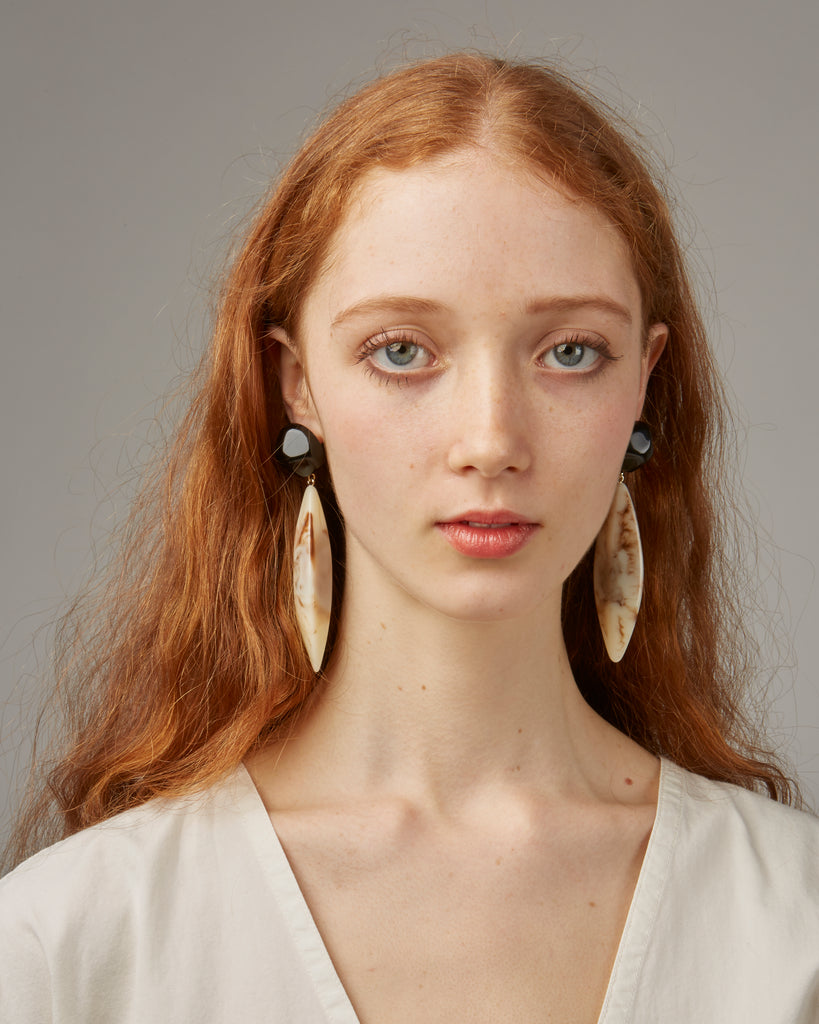 Margot earrings in Ivory