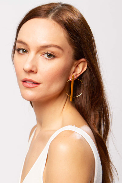 Bi-position circle and bar earrings in ochre