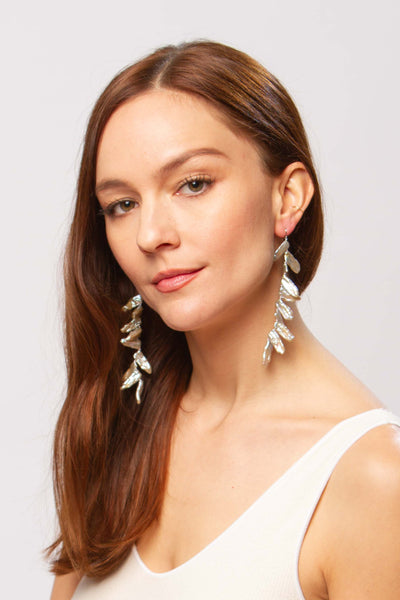 Tinik silver pearl earrings