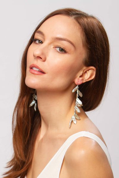 Tinik silver pearl earrings