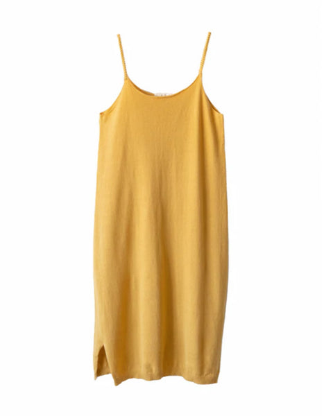 Bare dress in honey