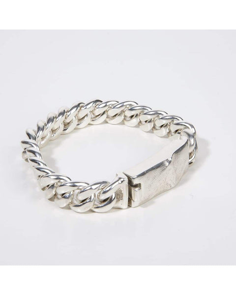 Heavy chain bracelet with molded clasp in silver